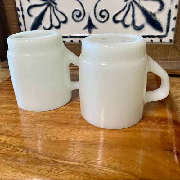 2~Anchor Hocking FireKing Milk Glass white Vintage Coffee Cup Ovenproof D Handle - Picture 7 of 9